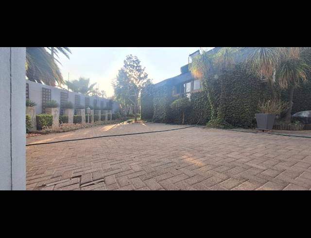 5 BEDROOM HOUSE FOR SALE IN VANDERBIJLPARK SW 5